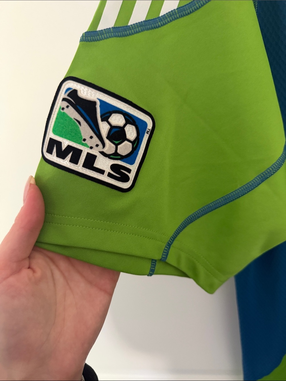 Men’s Adidas Seattle Sounders FC Jersey - Picture 2 of 5